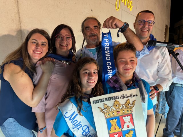 Binéfar rinde homenaje a las peñas en el comienzo de sus fiestas mayores