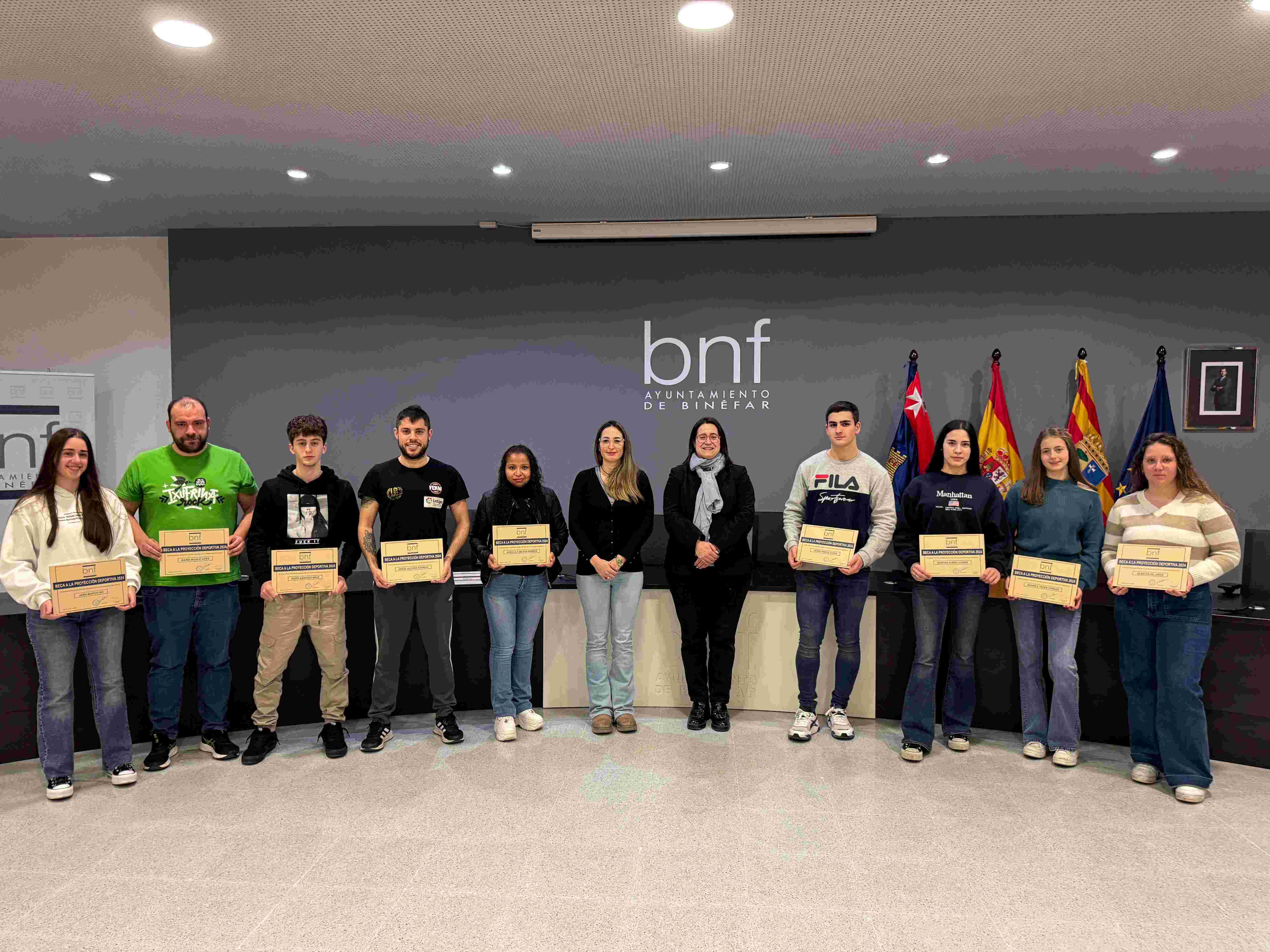 La Concejalía de Deportes entrega 19 becas a deportistas con proyección