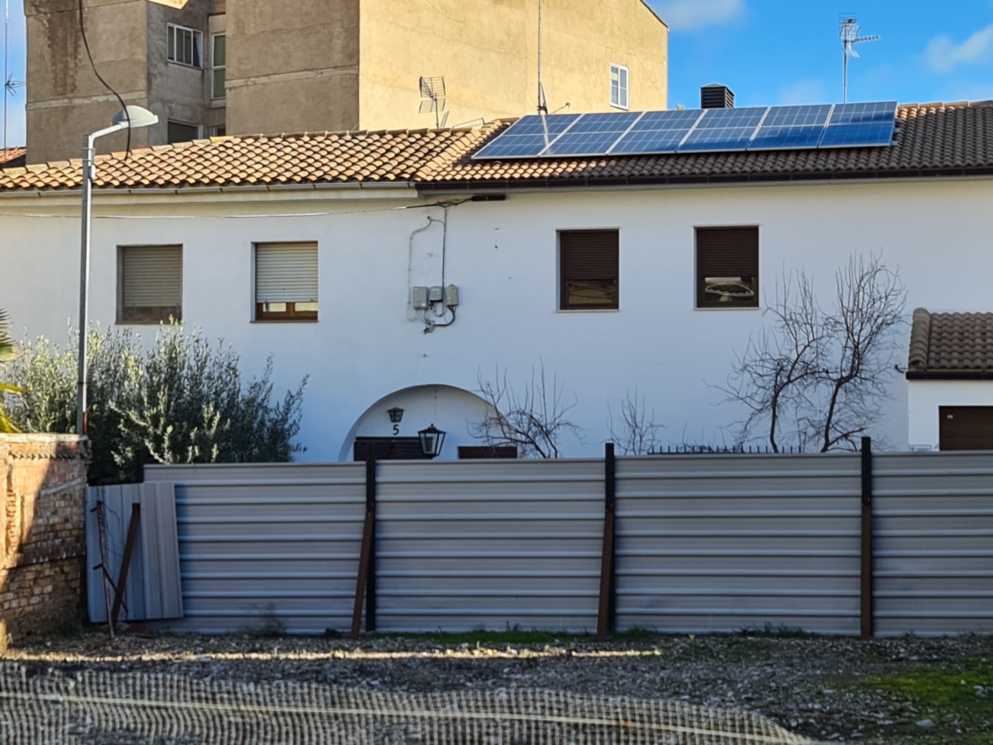 El Ayuntamiento bonificará el IBI en 2023 de 31 inmuebles por instalación de placas fotovoltaicas