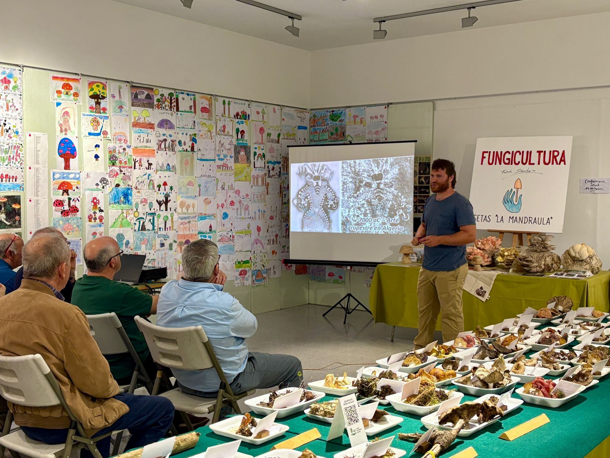 Unas 1.500 personas descubren el mundo de las setas en la XXIV Exposición Micológica de Binéfar