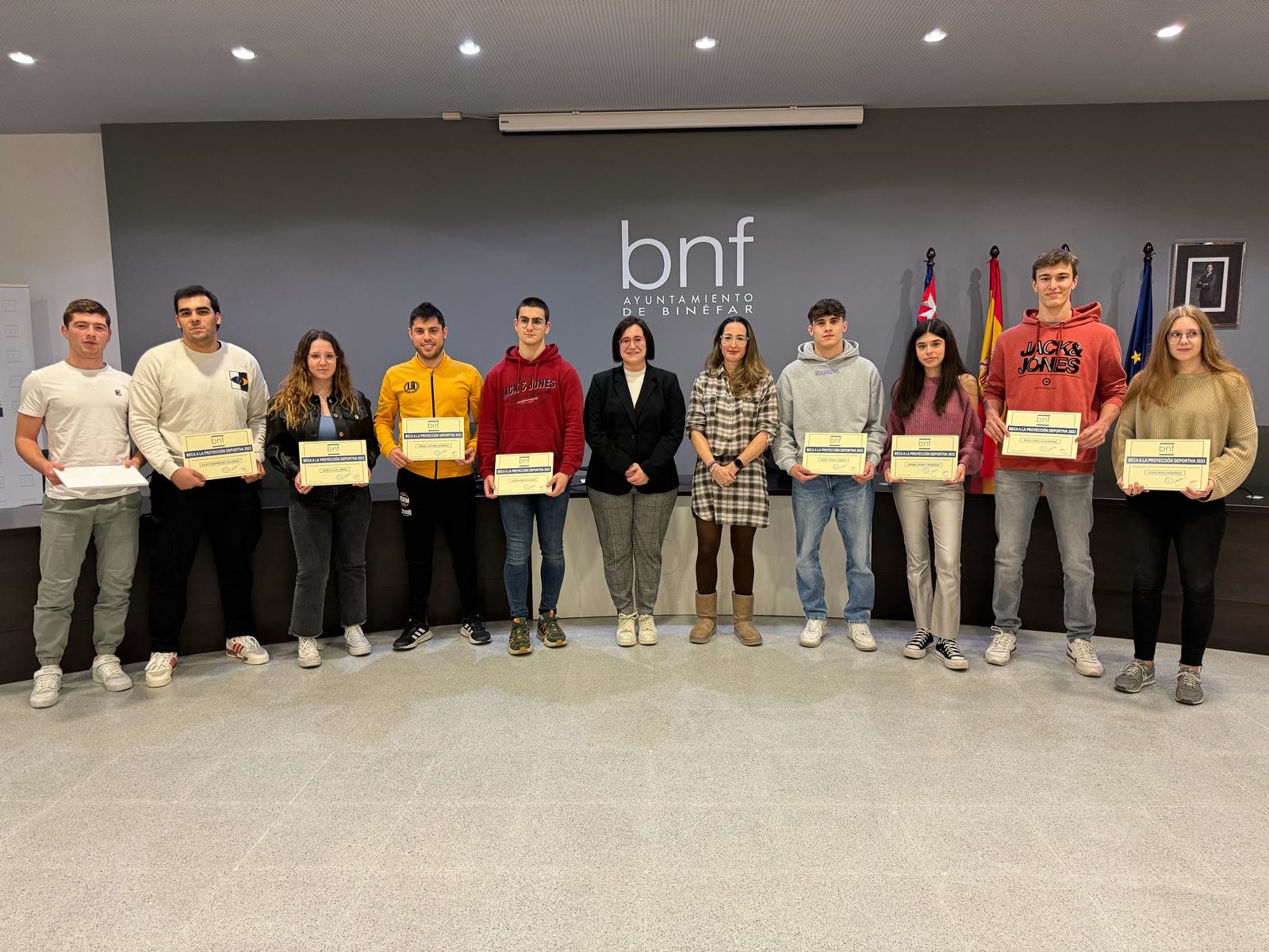 El Ayuntamiento de Binéfar concede becas a once jóvenes por su proyección deportiva