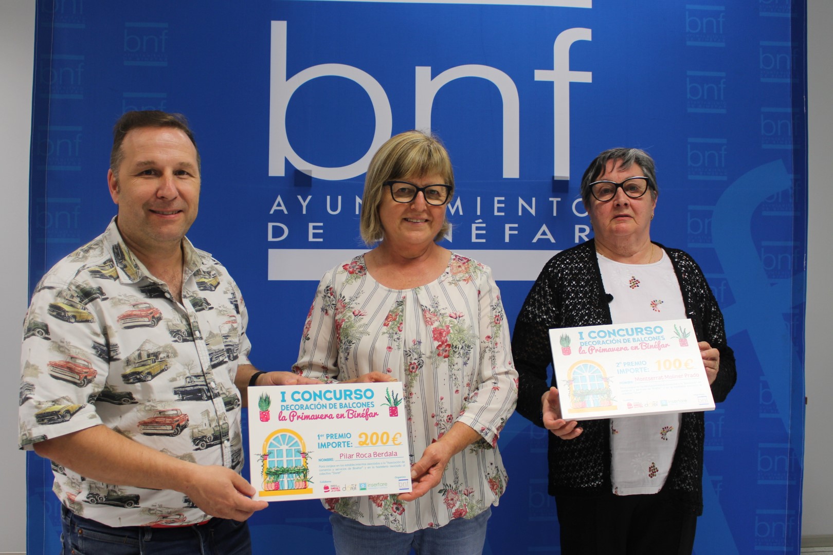 El Ayuntamiento entrega los premios a las dos binefarenses que han ganado el Concurso de Balcones