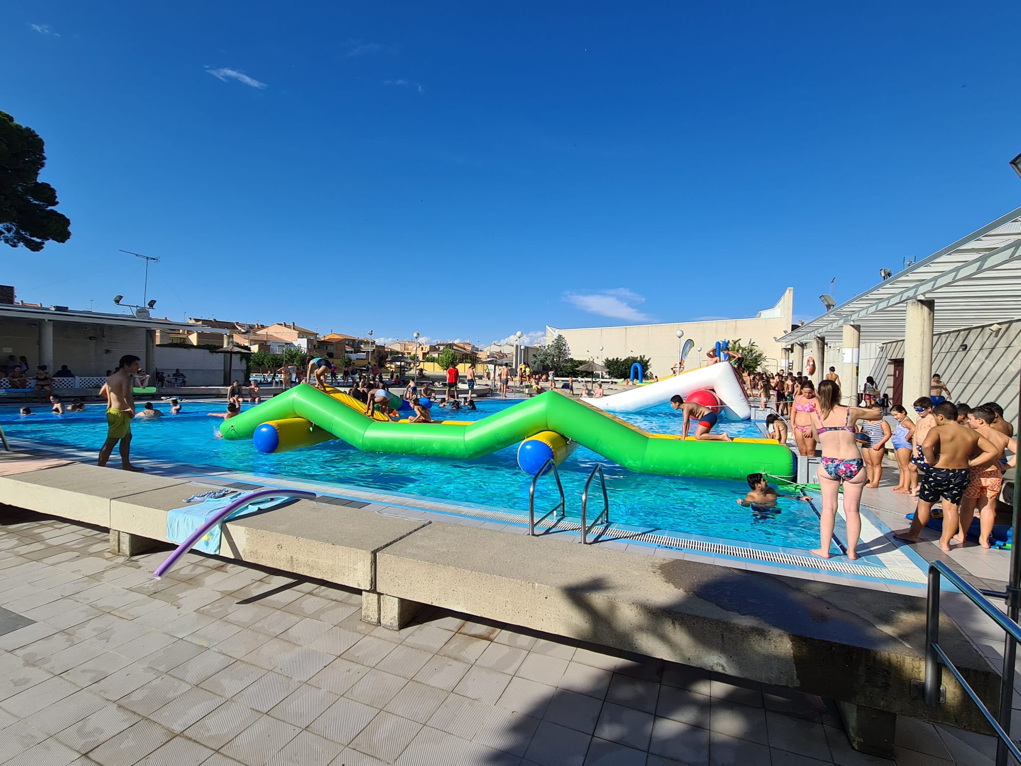 Se disparan los usos en las piscinas municipales de Binéfar durante la temporada 2022