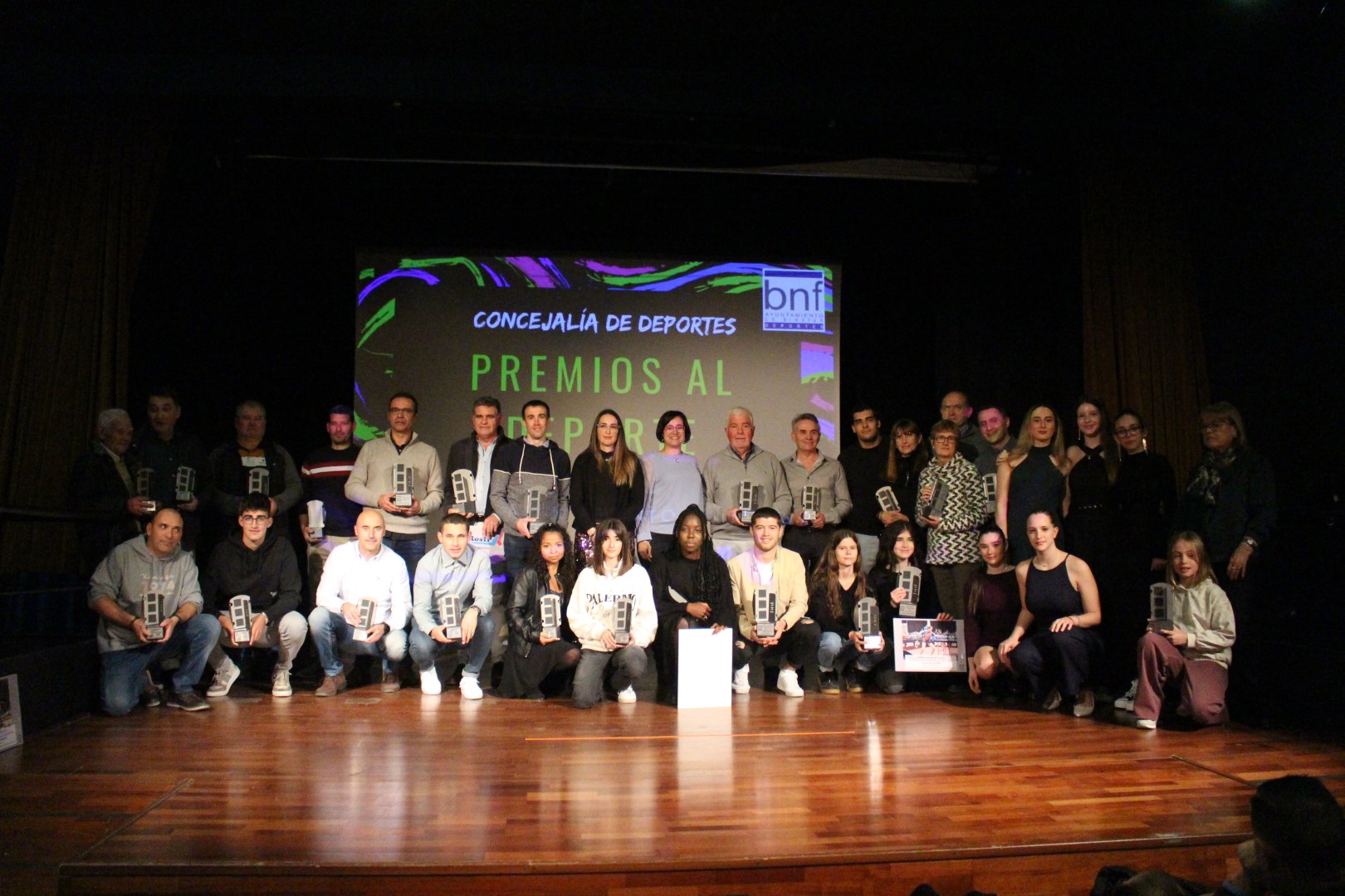 Ayuntamiento y clubes homenajearon a los deportistas locales más destacados en los XXI Premios al Deporte
