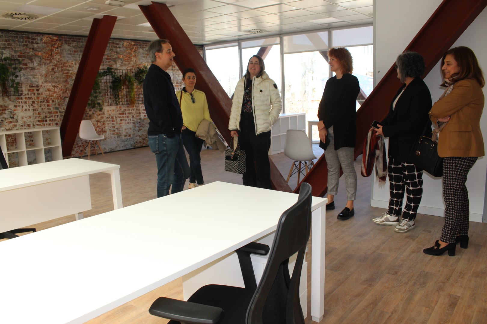 El nuevo espacio coworking de Binéfar oferta hasta ocho puestos equipados para trabajo compartido
