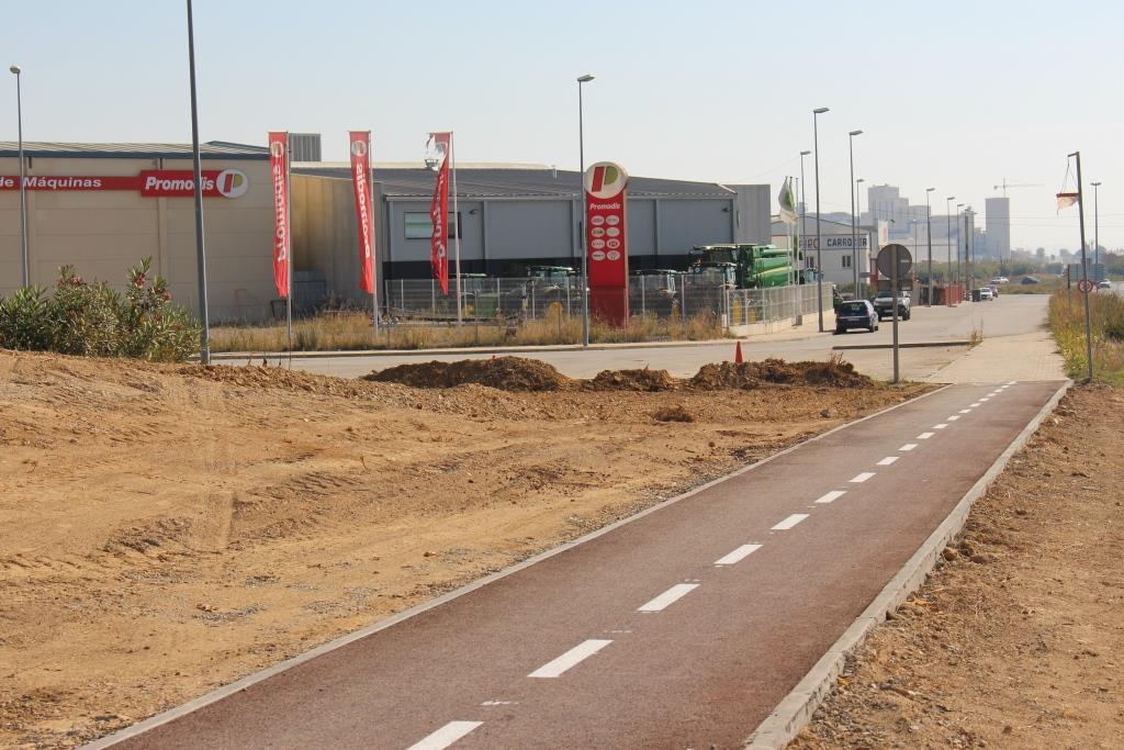 Un nuevo carril bici une Binéfar con el polígono industrial El Sosal