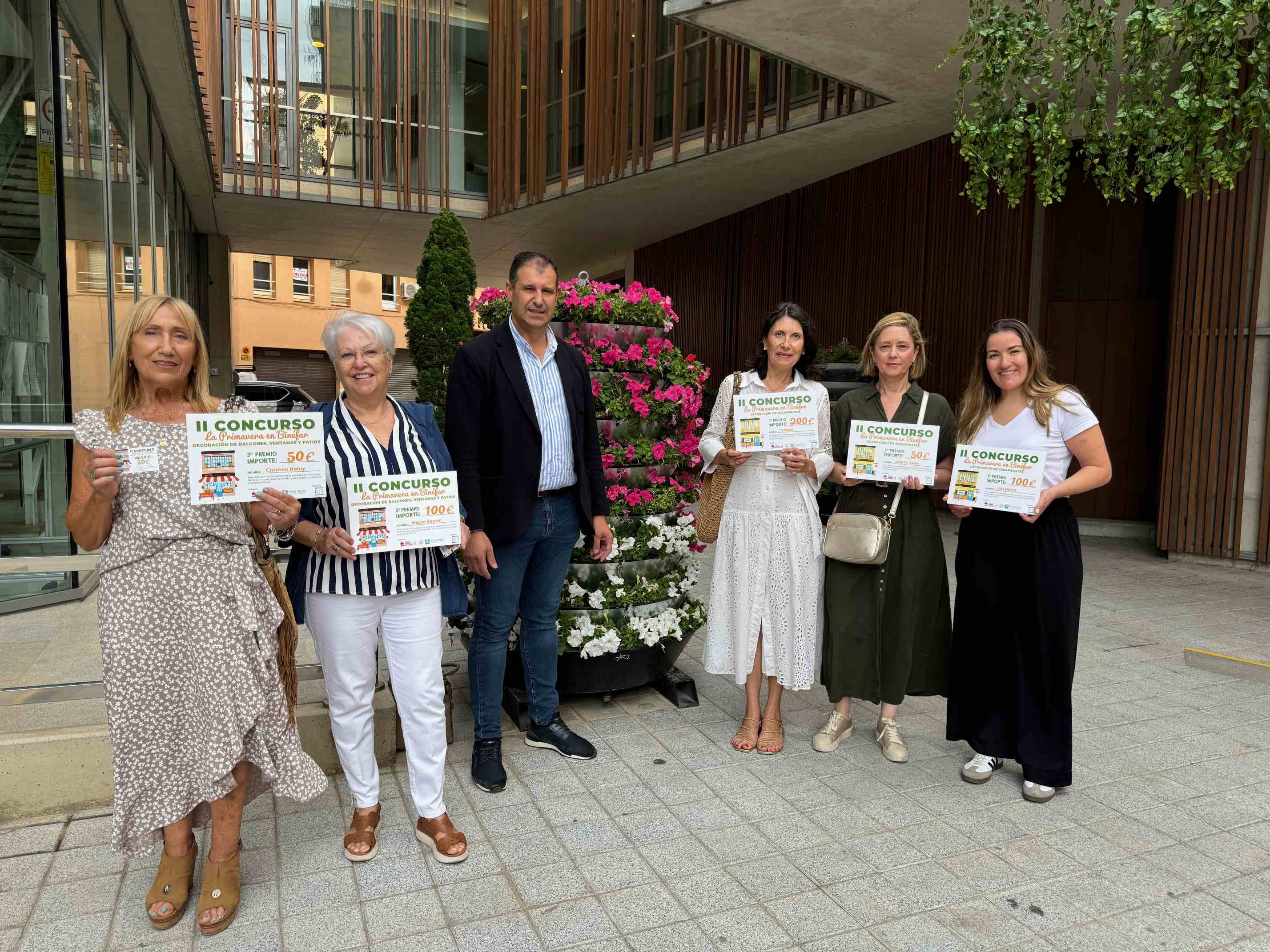 Binéfar entrega los premios del II concurso de adornos florales ‘La primavera en Binéfar’