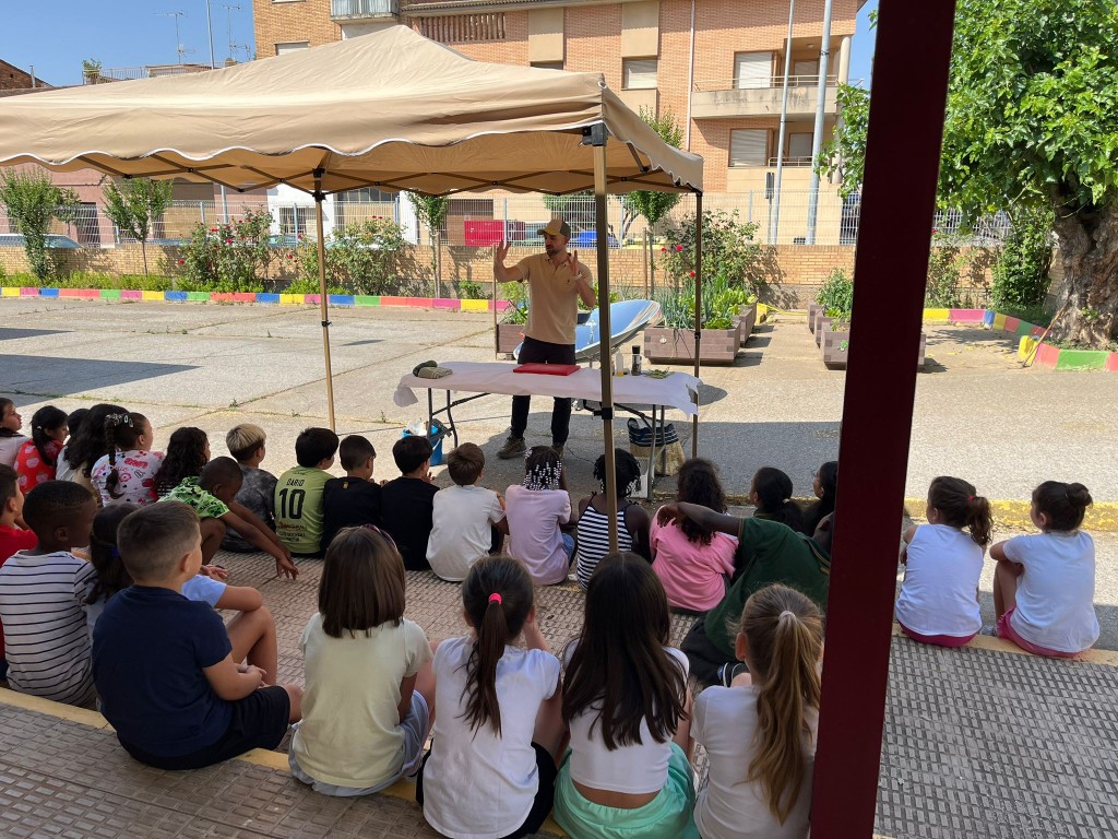 Una comida con productos ecológicos cosechados en los colegios pone fin al programa Huertos escolares