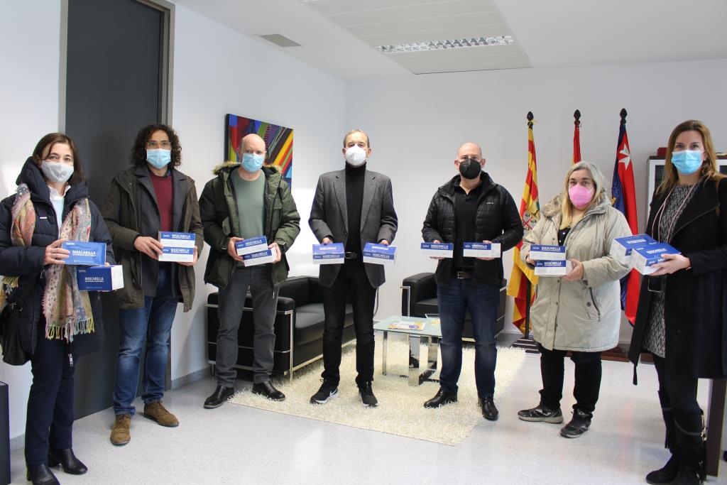 El Ayuntamiento dona 125.000 mascarillas para los escolares de la localidad