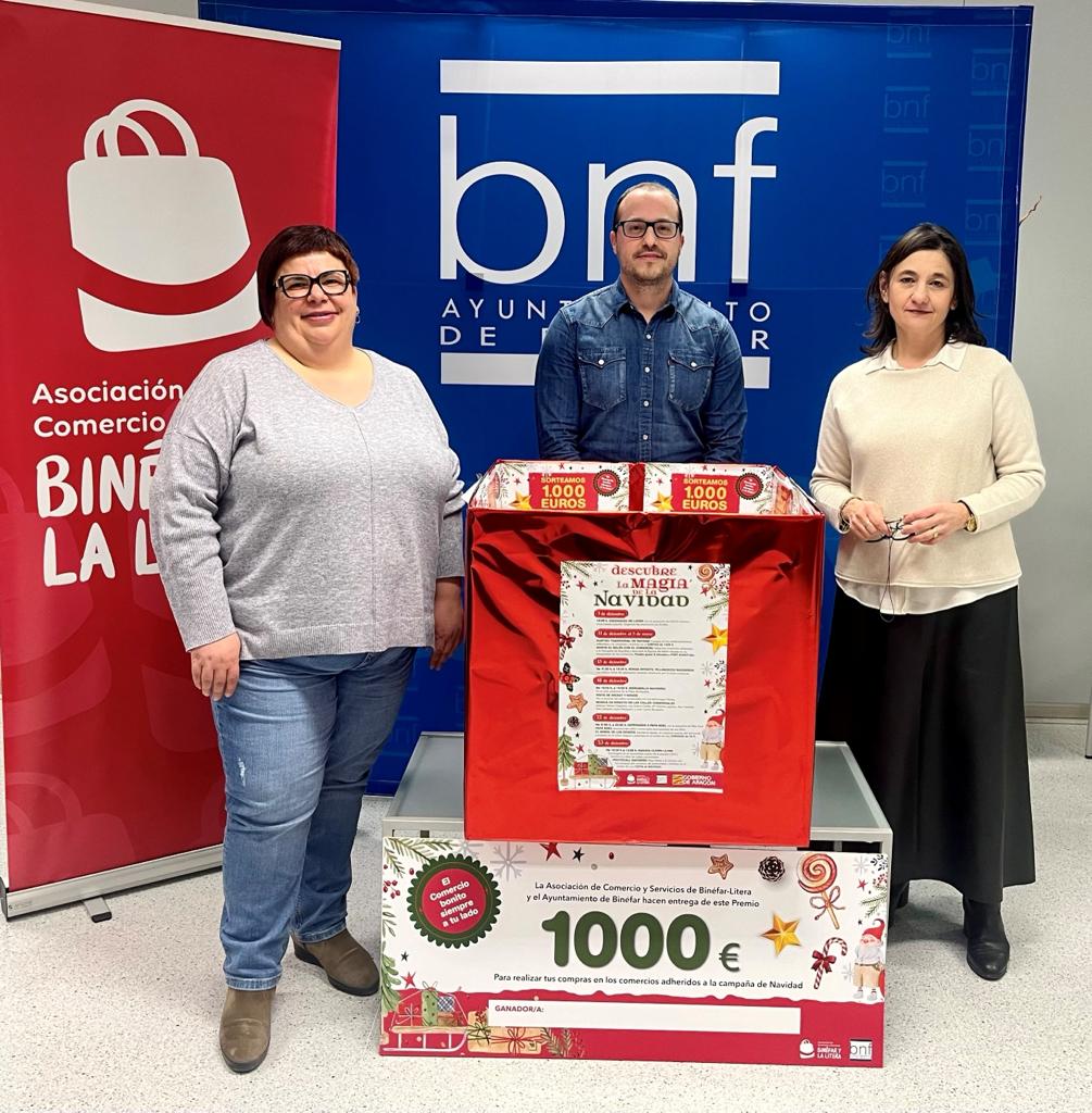Susana Torrens ha ganado los mil euros del sorteo de Navidad de la Asociación de Comercio y del Ayuntamiento Binéfar